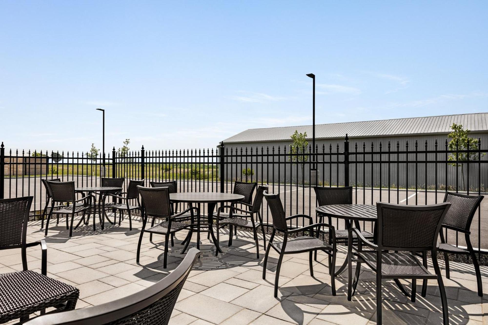 Holiday Inn Express - Strathroy By Ihg Екстер'єр фото