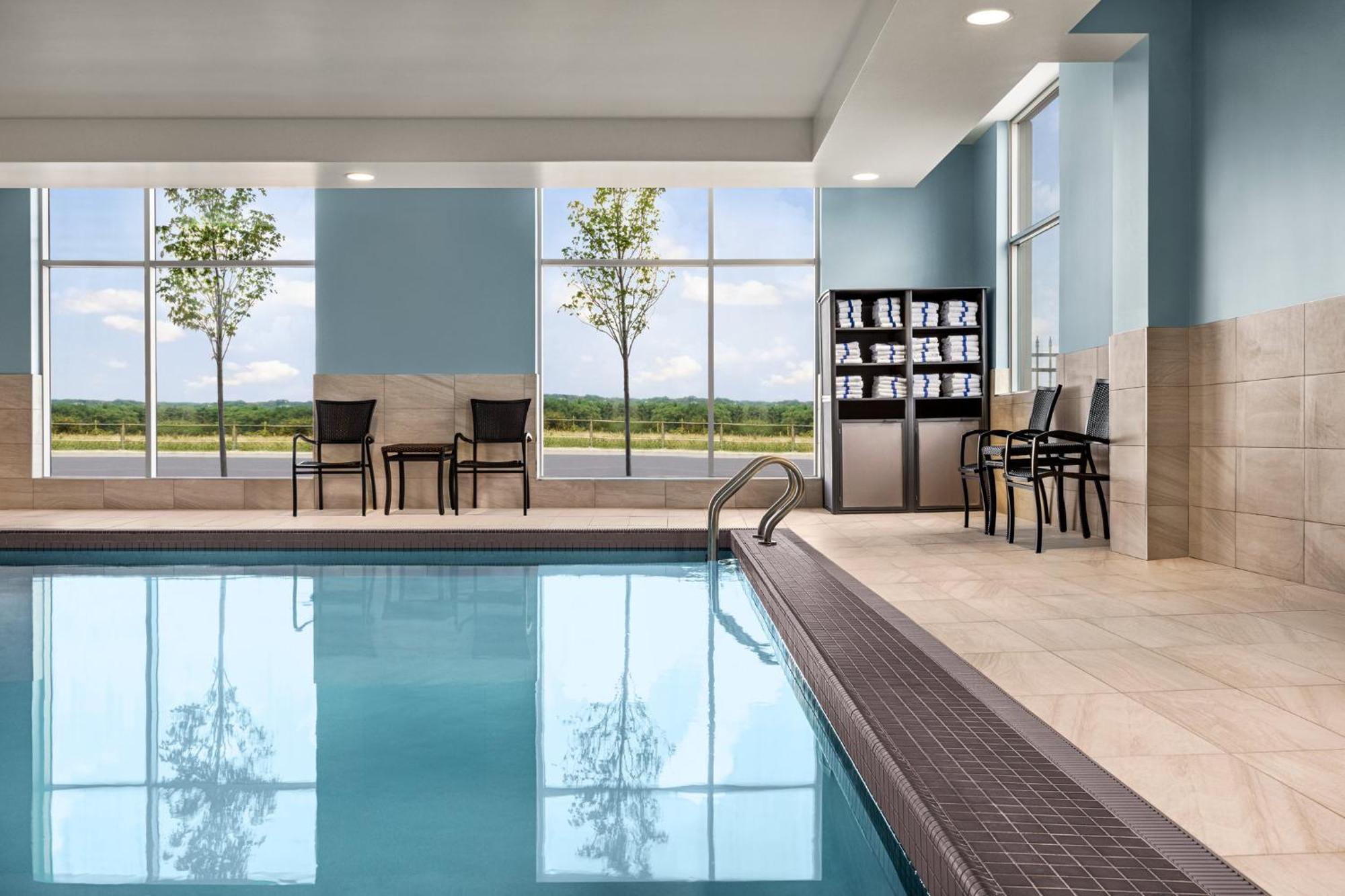 Holiday Inn Express - Strathroy By Ihg Екстер'єр фото