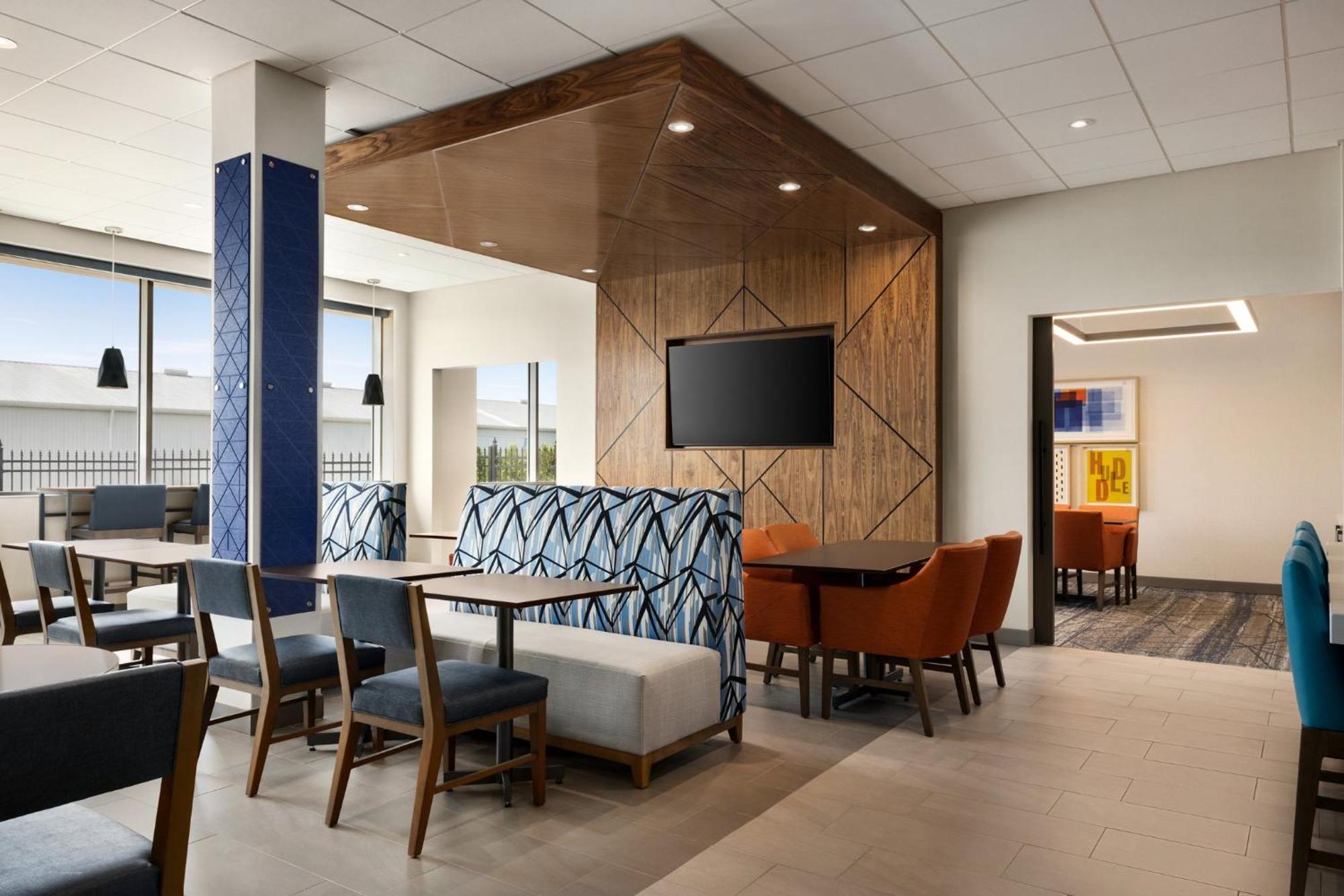 Holiday Inn Express - Strathroy By Ihg Екстер'єр фото